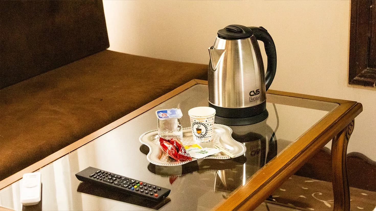 Tea and coffee corner with kettle in the Sedir Room